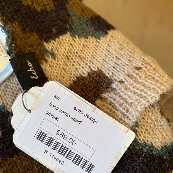 NWT floral camo scarf by Echo - Picture 4 of 5